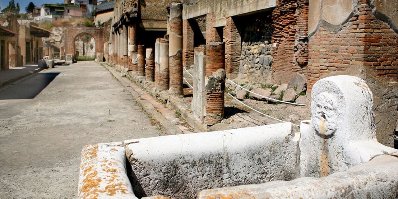 Pompeii, Herculaneum and Vesuvius Tour. From € 400